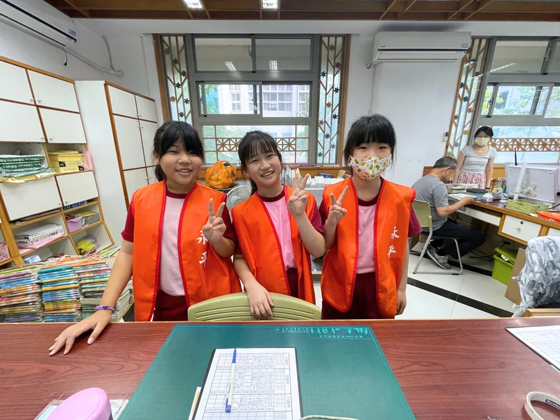 圖書館小志工協助服務