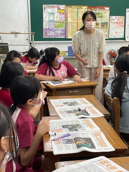 課堂討論新聞中的事實與觀點。